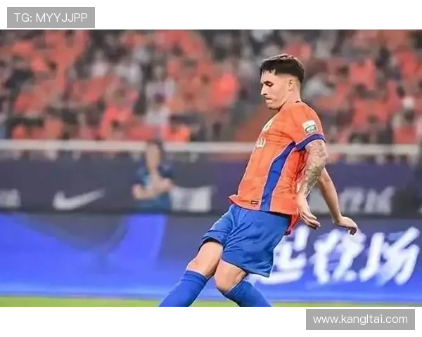 山东泰山签下25岁葡萄牙中卫佩德罗阿尔瓦罗